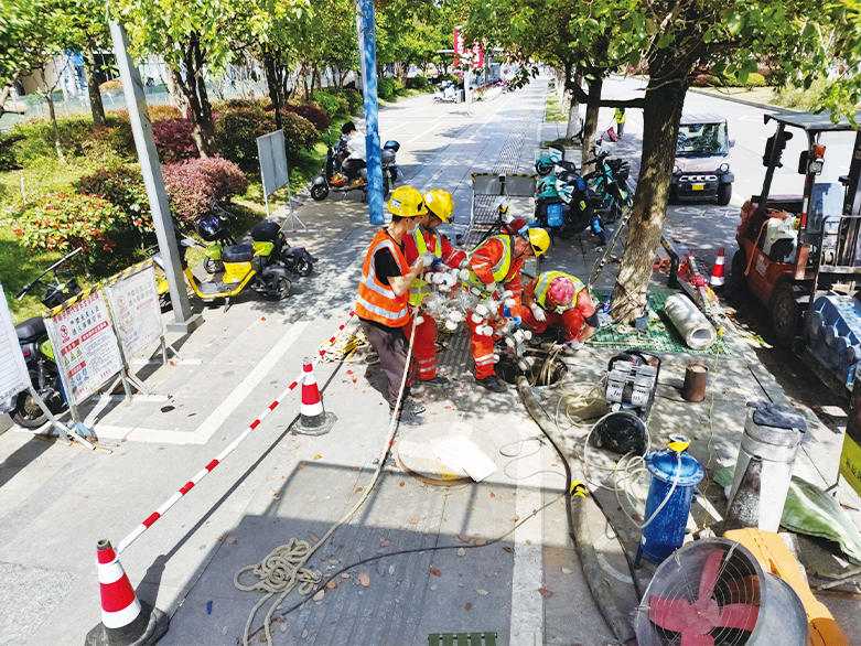 清城UV-CIPP紫外光固化修复